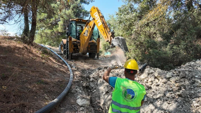 Akbaş Mahallesi&rsquo;nin i&ccedil;me suyu altyapısı g&uuml;&ccedil;lendiriliyor