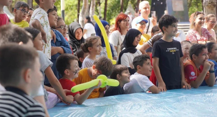ALTIEYL&Uuml;L&rsquo;DE KURTULUŞ COŞKUSU ZİRVEYE &Ccedil;IKACAK