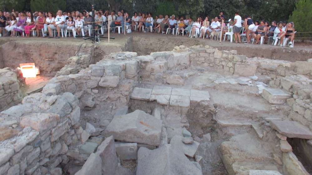 Balıkesir&rsquo;de antik mekandaki konser ilgi g&ouml;rd&uuml;