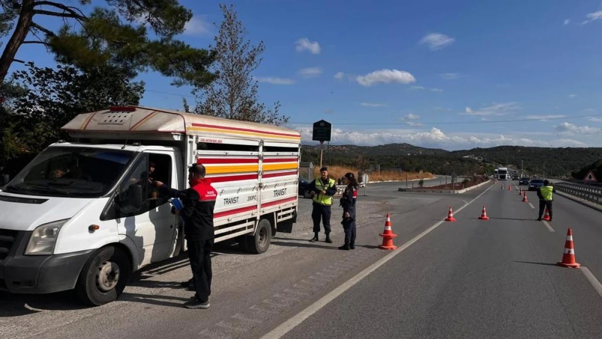 Balıkesir&rsquo;de canlı hayvan nakillerine y&ouml;nelik yol kontrolleri ger&ccedil;ekleştirildi   