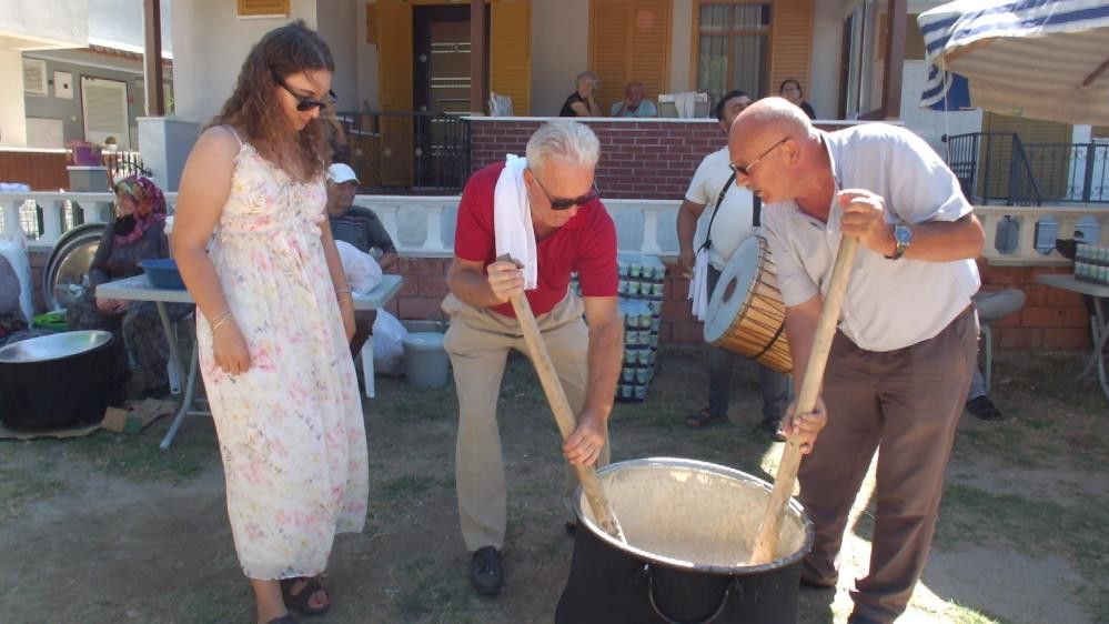 Balıkesir’de davullu klarnetli keşkek dövme geleneği asırlardır sürüyor