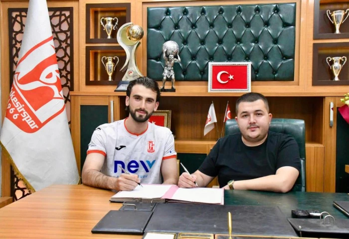 Balıkesirspor, H&uuml;seyin Ayan ile s&ouml;zleşme imzaladı