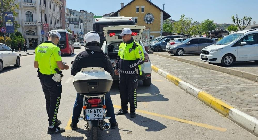 Bandırma'da motosiklet ve motorlu bisiklet denetimleri yoğunlaştı