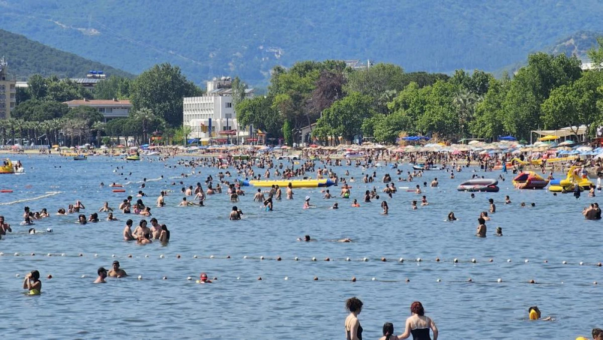 Bayramda Erdek'e ziyaret&ccedil;i akını