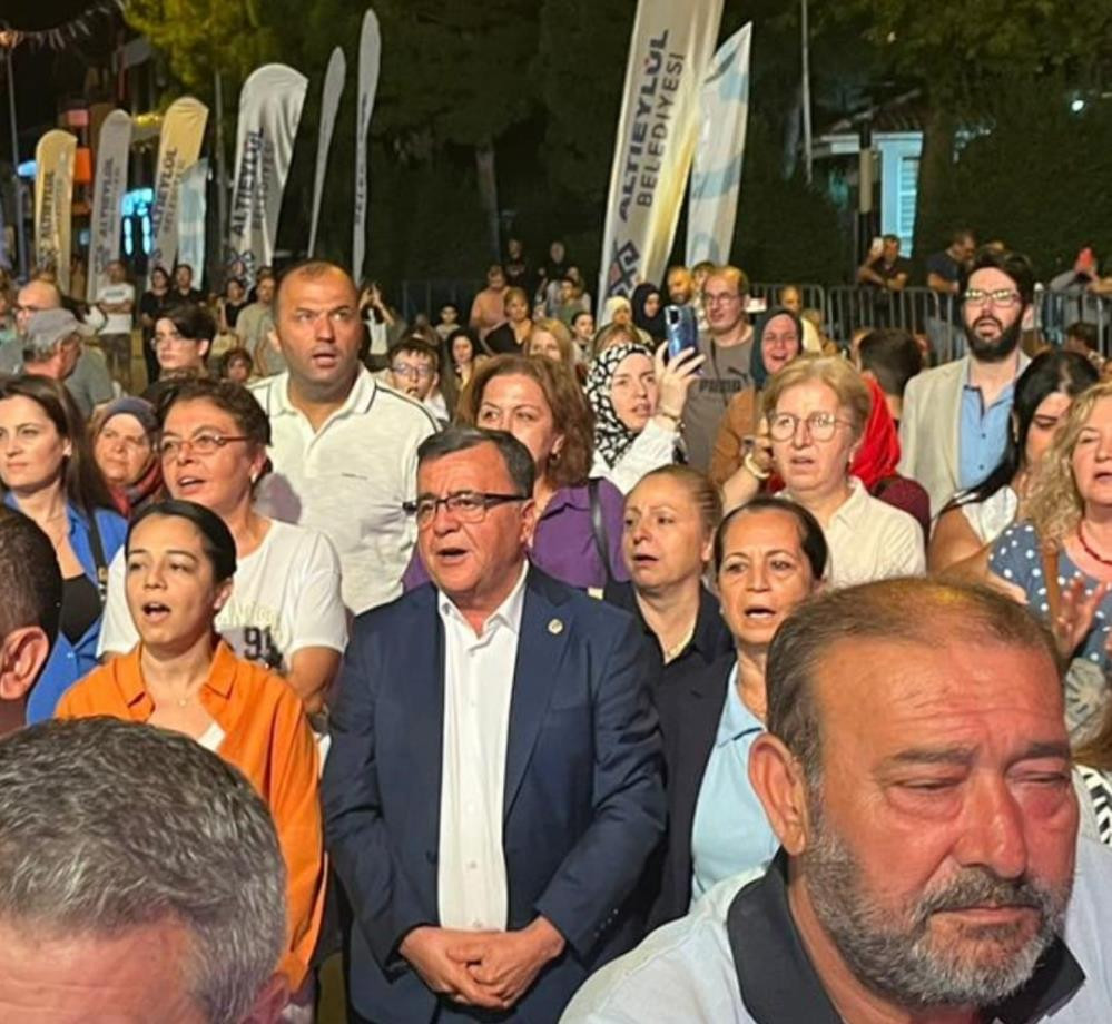  Belediye Başkanından örnek davranış: 'Halk oturmuyorsa biz de oturmayız' dedi