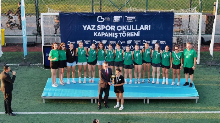 B&uuml;y&uuml;kşehir&rsquo;in Yaz Spor Okullarında mezuniyet heyecanı