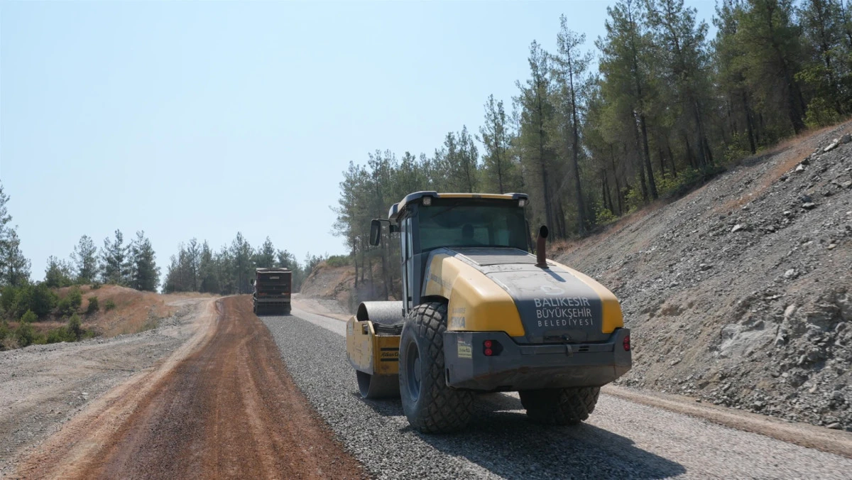 Dursunbey&rsquo;de Başkan Akın&rsquo;ın S&ouml;z Verdiği Yol Tamamlandı