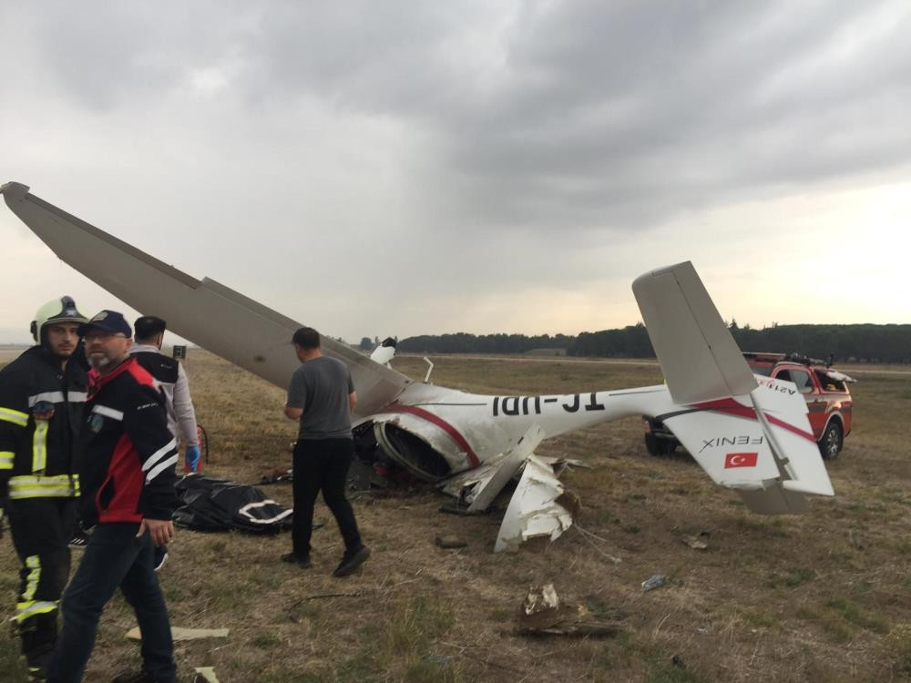 Eğitim uçağı düştü, 2 pilot hayatını kaybetti