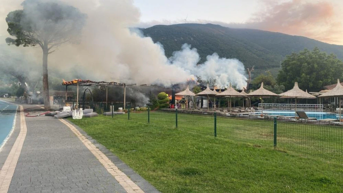 Erdek'te otelde yangını