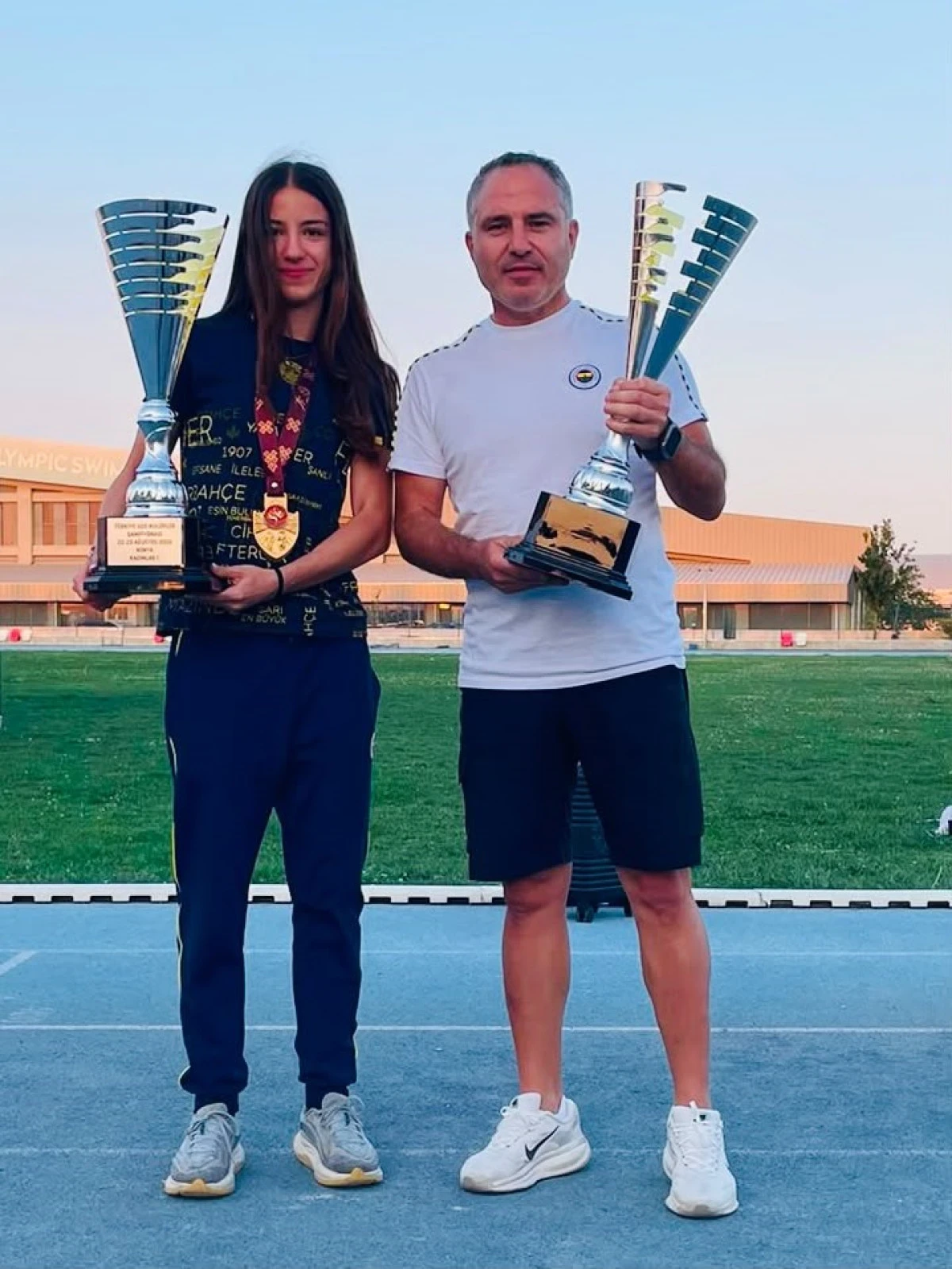 Gen&ccedil; atlet Z&uuml;lal G&uuml;ltepe&rsquo;den T&uuml;rk atletizm tarihine ge&ccedil;en derece