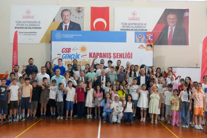 Gen&ccedil;lik Yaz Kul&uuml;b&uuml; kapanış şenliği coşkuyla ger&ccedil;ekleştirildi
