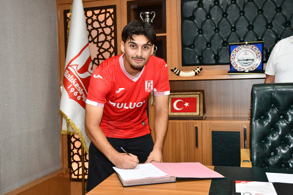 Gurbetçi futbolcu Muammet Araz Balıkesirspor'da  