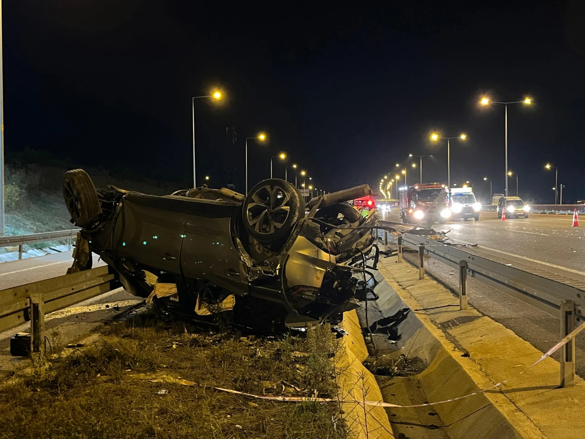 Kuzey Marmara Otoyolu&rsquo;nda feci kaza : 2 &ouml;l&uuml;, 5 yaralı