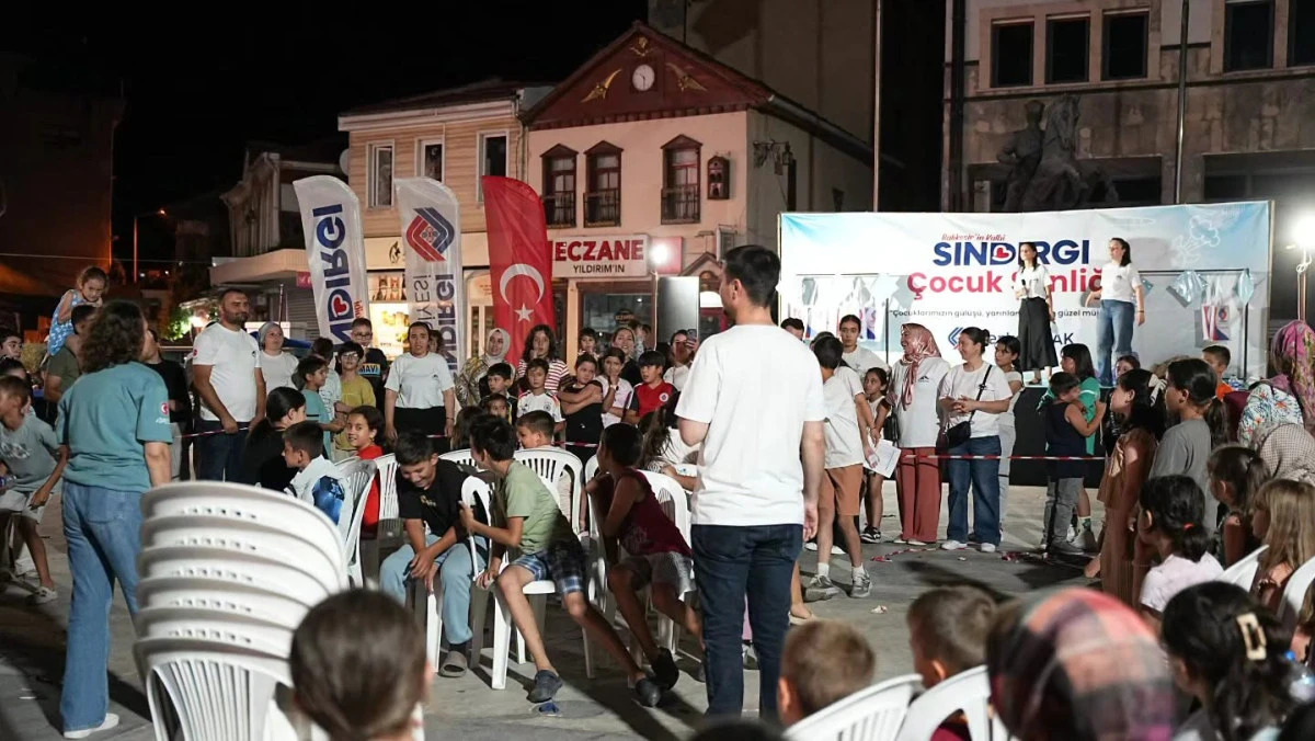 Sındırgı da &Ccedil;ocukların Şen Akşamı