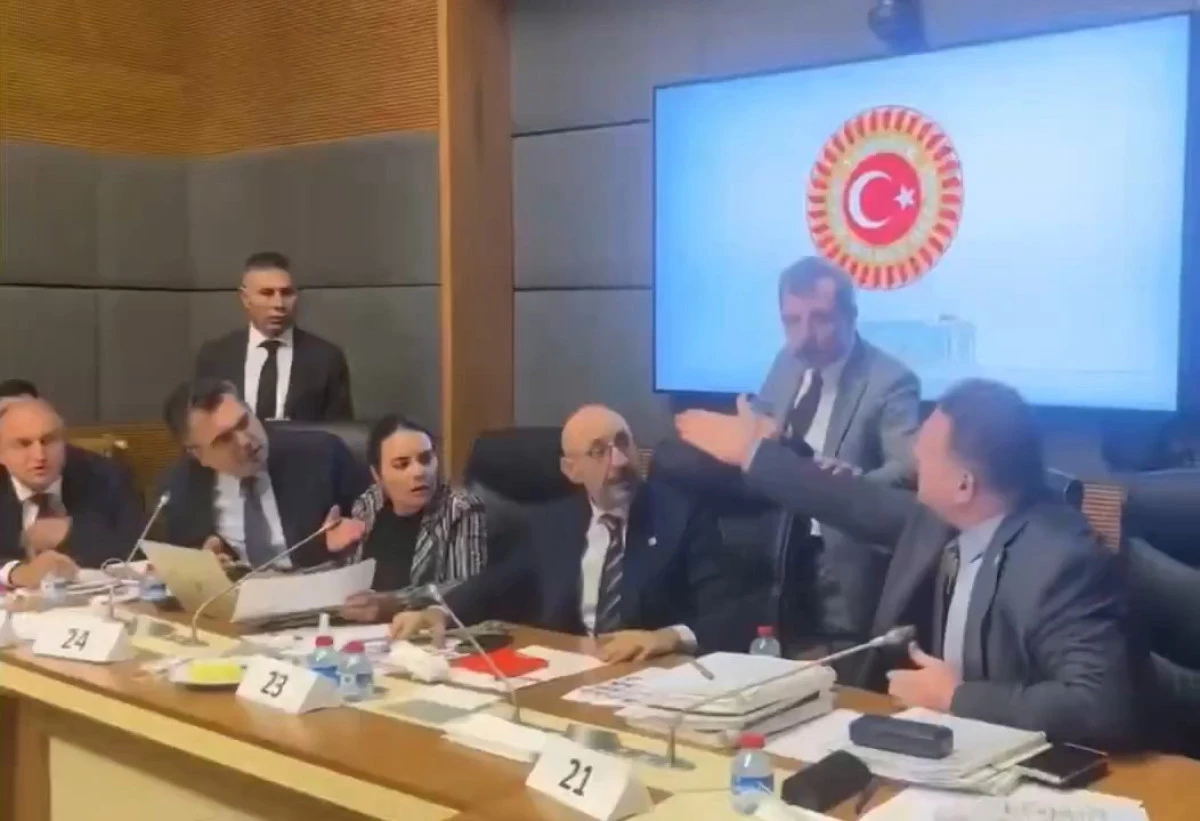 TBMM&rsquo;de Gerilim Y&uuml;kseldi! MHP ve İYİ Partili Vekiller Arasında Tartışma