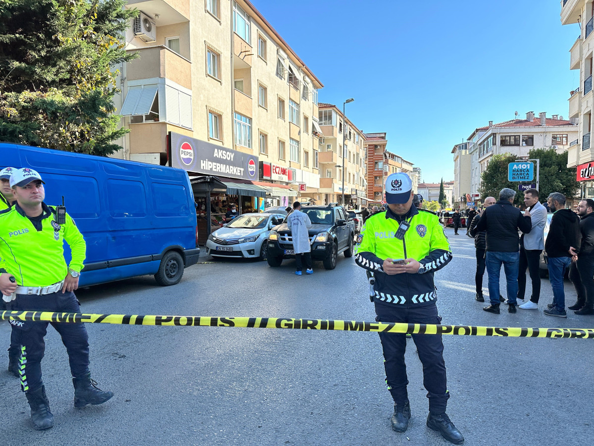 Üsküdar'da polise çekiçle saldırdılar: 3 yaralı